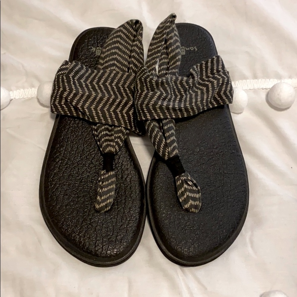 Sanok Sandals